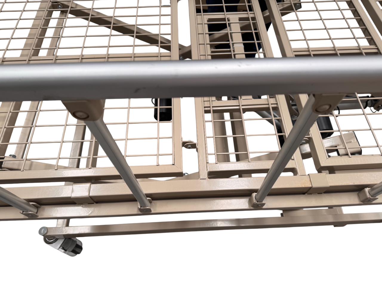 Cama de Hospital Eléctrica de 3 Posiciones | Estructura de Acero, Soporta hasta 150kg (Detalles estéticos y en barandal)